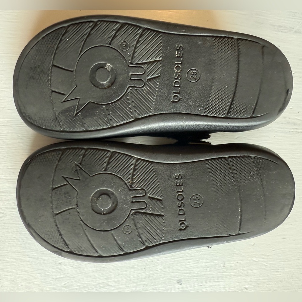 Old Soles Toddler Girlโ Black Maryjane Flats - Picture 8 of 9